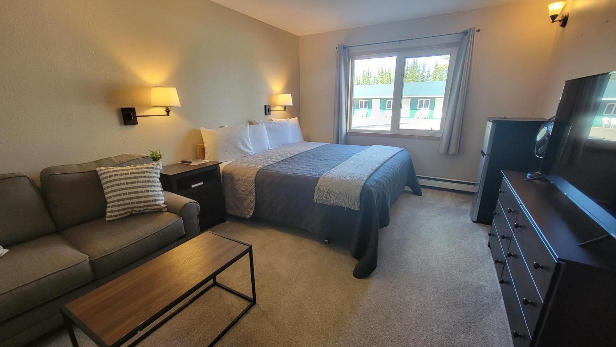 The Golden Bear Motel Ток Экстерьер фото