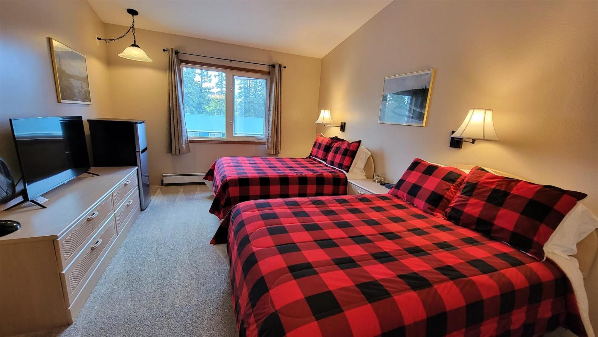 The Golden Bear Motel Ток Экстерьер фото