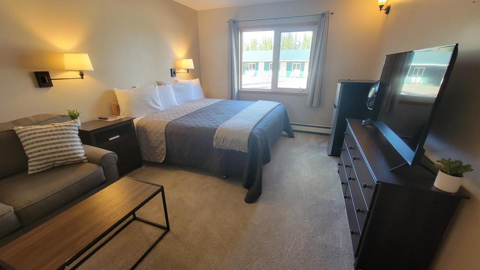 The Golden Bear Motel Ток Экстерьер фото