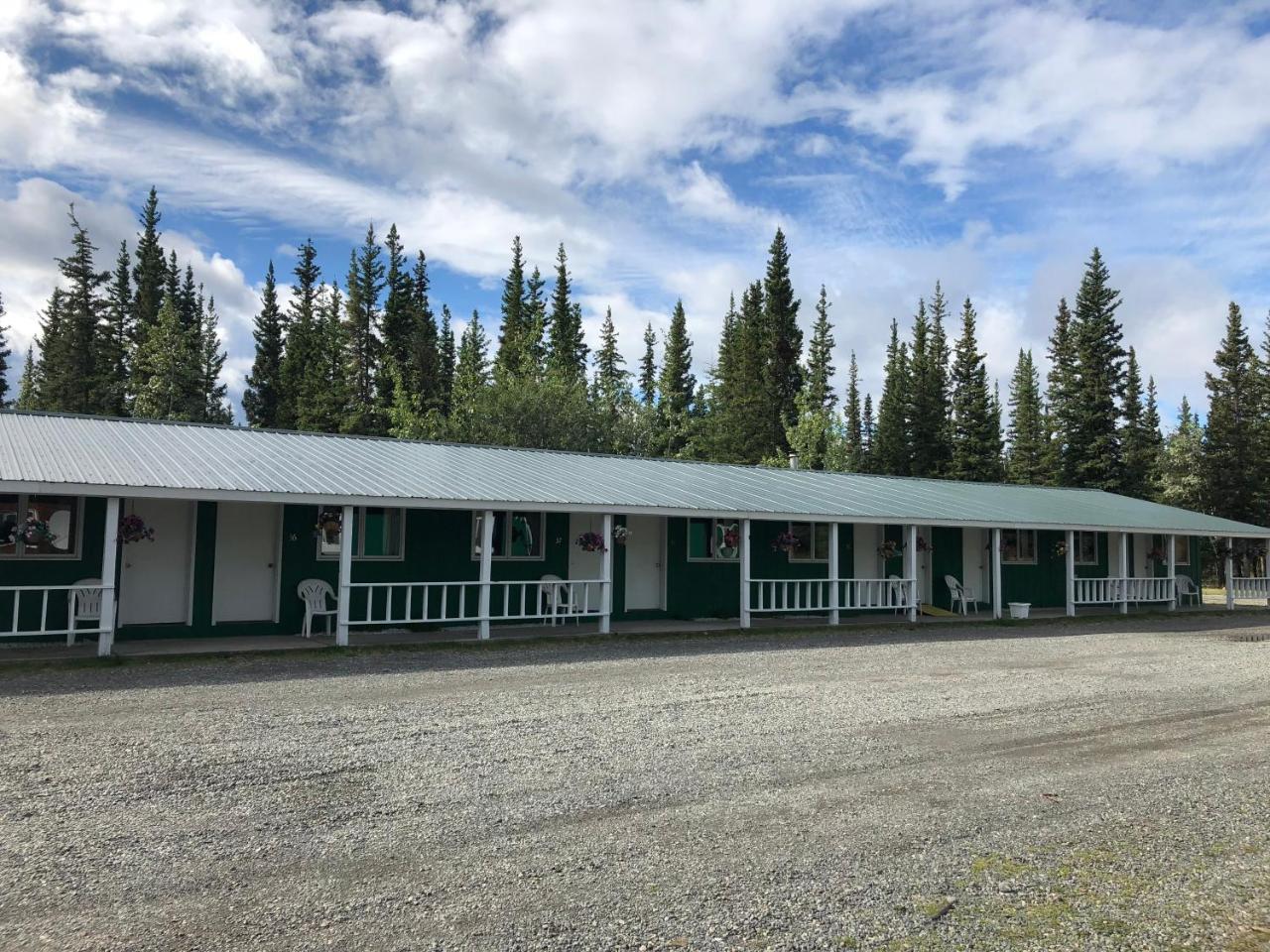 The Golden Bear Motel Ток Экстерьер фото